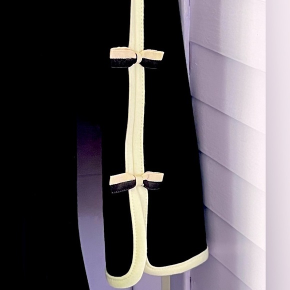 Talbots size 8P perfect black dress with white accent trim - Picture 3 of 4